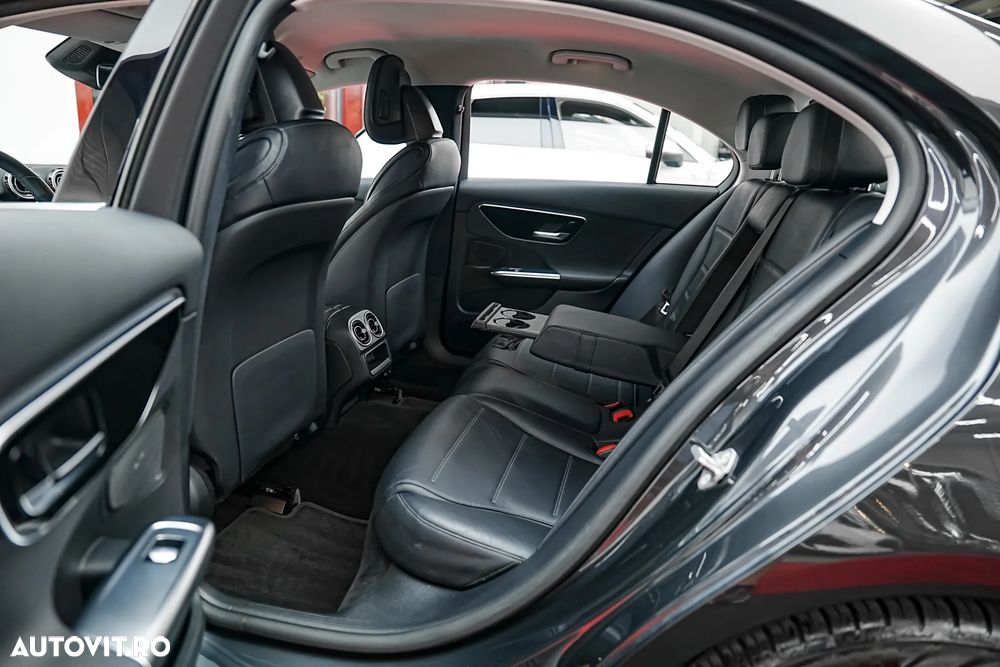 Mercedes-Benz C 220 d 9G-TRONIC 4Matic Avantgarde - 6