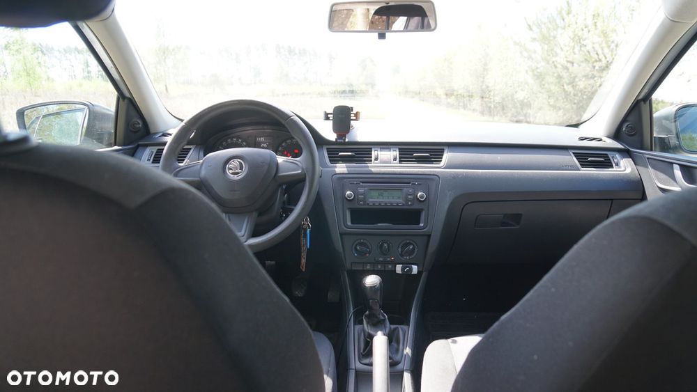 Skoda RAPID 1.6 TDI DPF Edition - 8