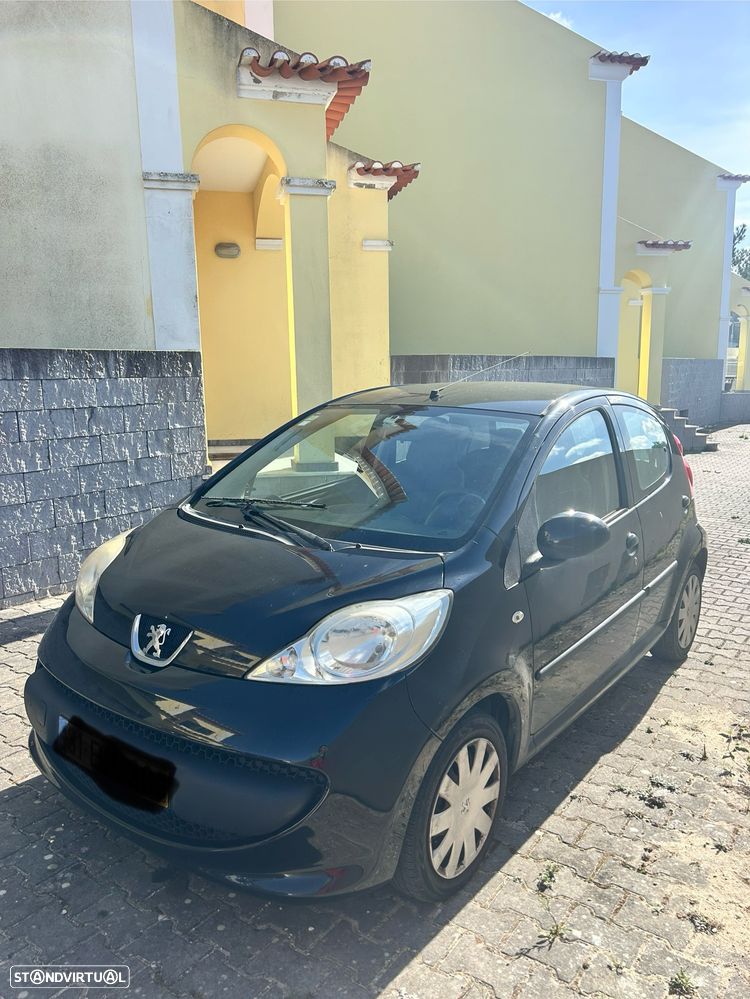 Peugeot 107 1.0 Trendy - 2