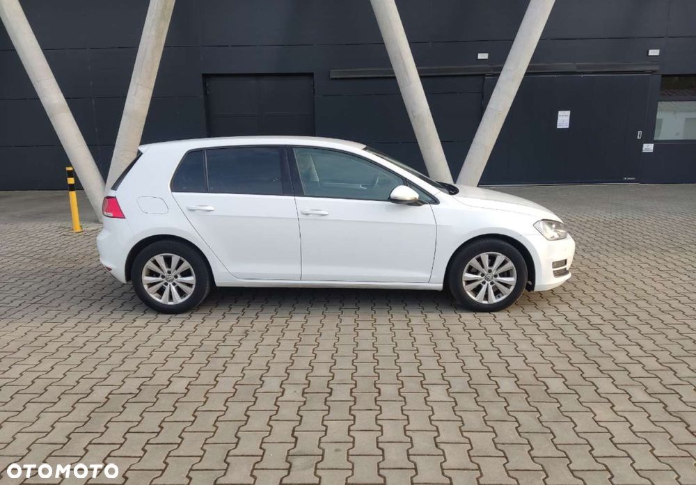 Volkswagen Golf - 10