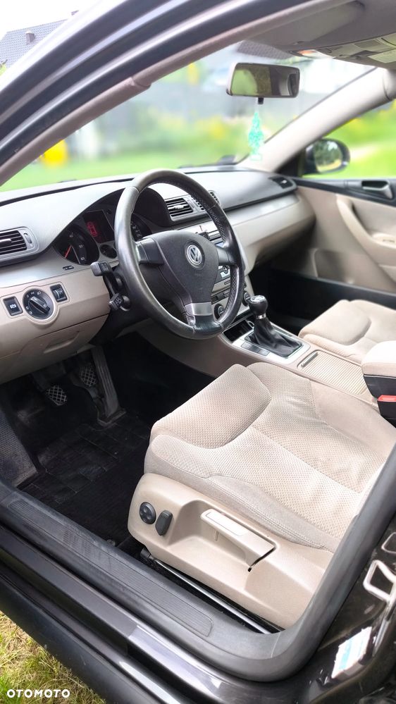 Volkswagen Passat 2.0 TDI DPF Comfortline - 13