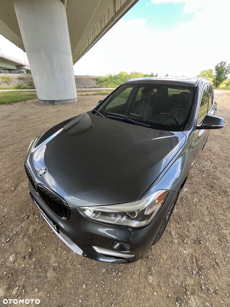 BMW X1 xDrive25i Sport Line - 11