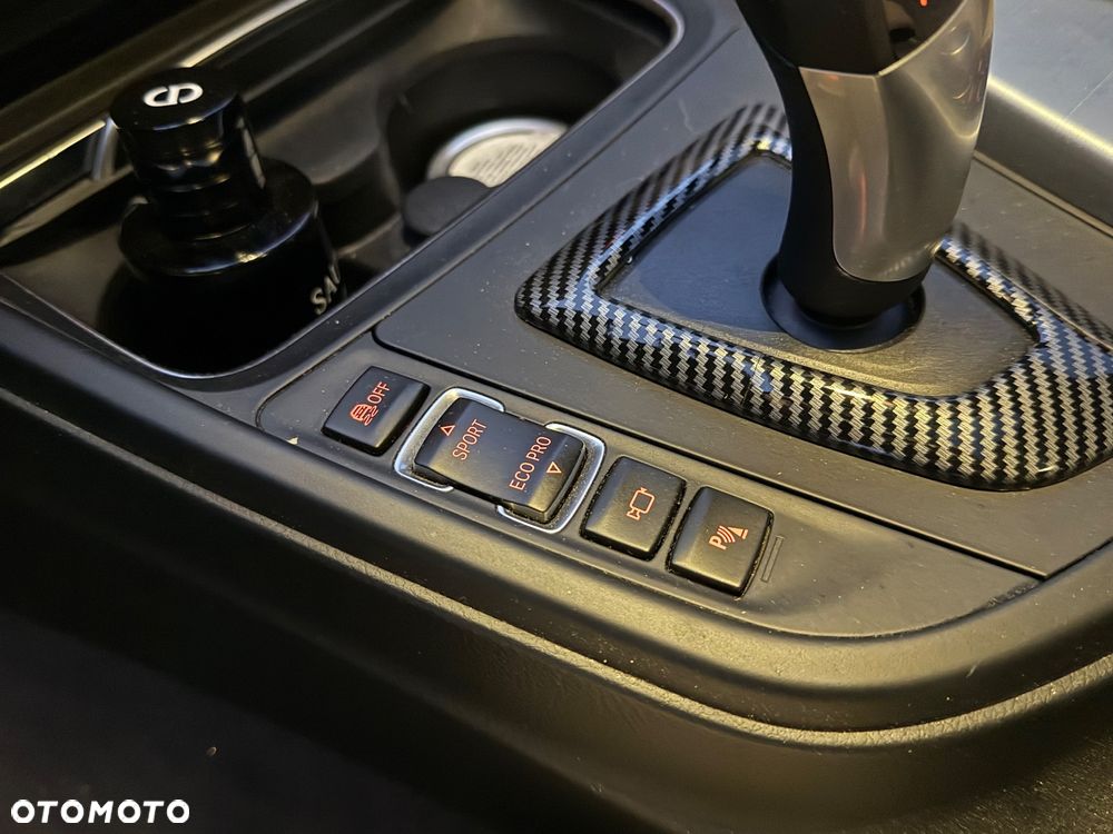 BMW Seria 3 328i xDrive Luxury Line - 12