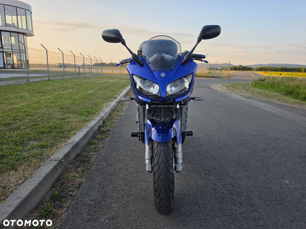 Yamaha FZS - 14