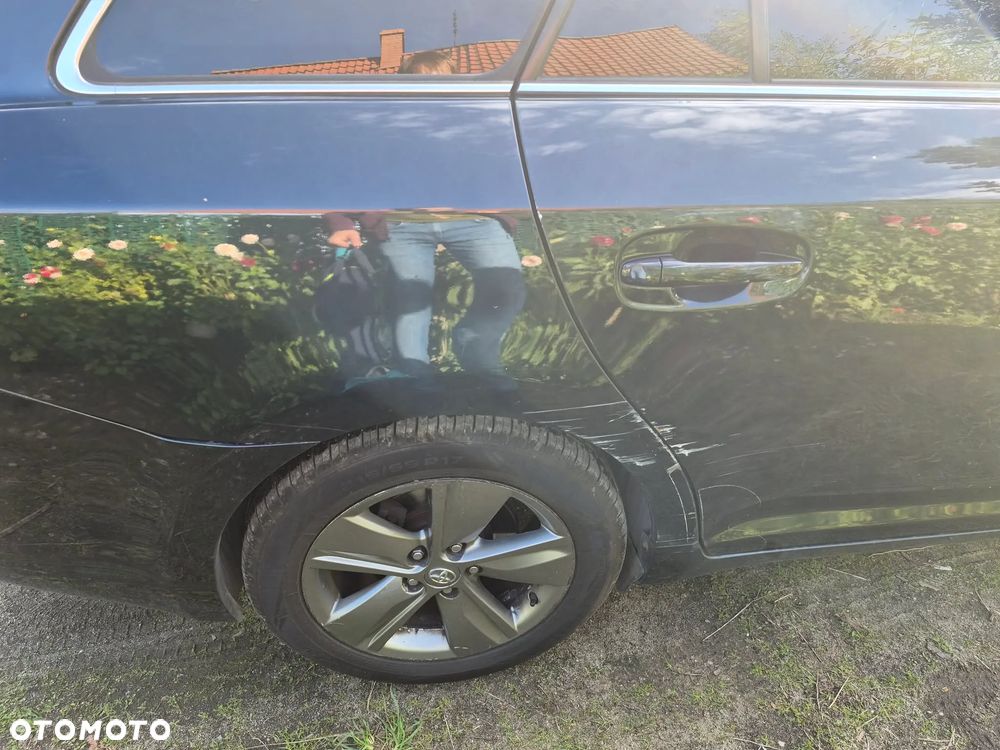 Toyota Avensis - 9