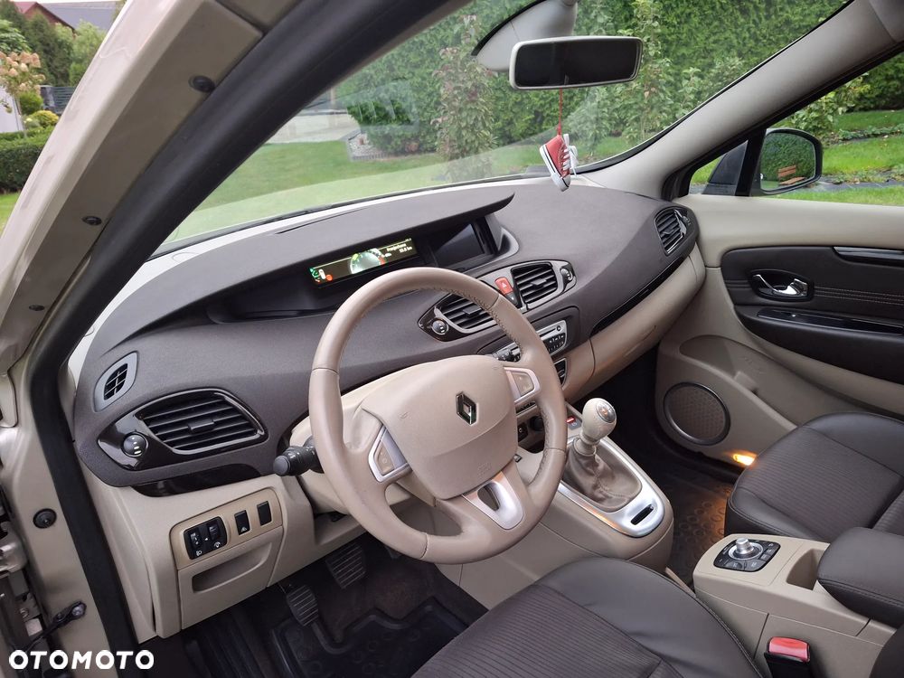 Renault Scenic 1.4 16V TCE Privilege - 10