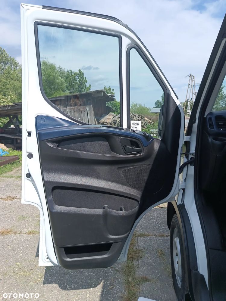 Iveco Daily L1H1 2.3 diesel 116 kM, automat 2019 rok EURO 6! WEBASTO, czujniki parkowania, sprowadzony ze Szwecji- NISKI ORGINALNY PRZEBIEG 146tyś. - 29