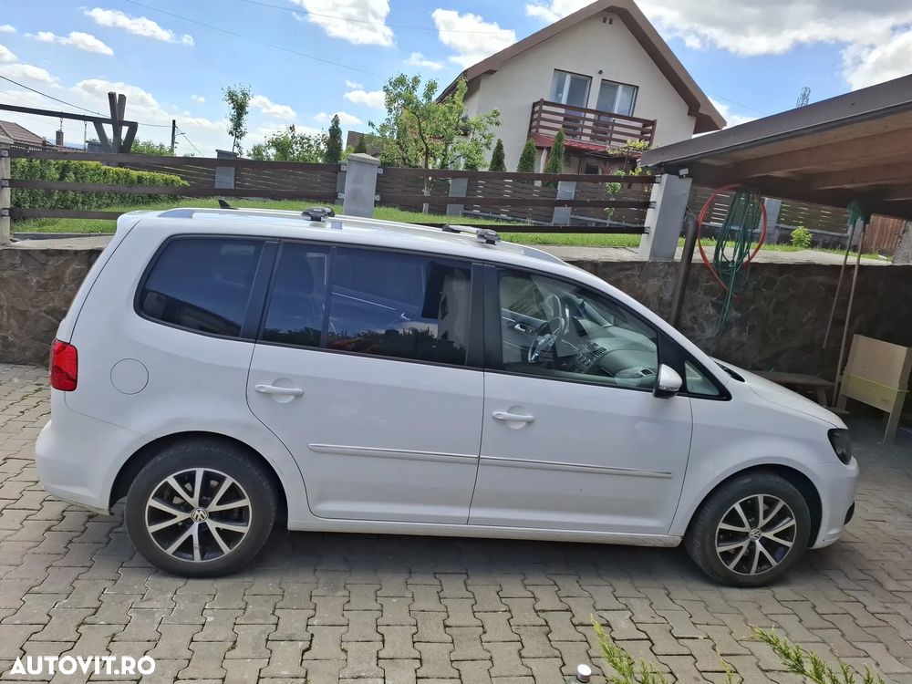 Volkswagen Touran 2.0 TDI DSG Comfortline - 4