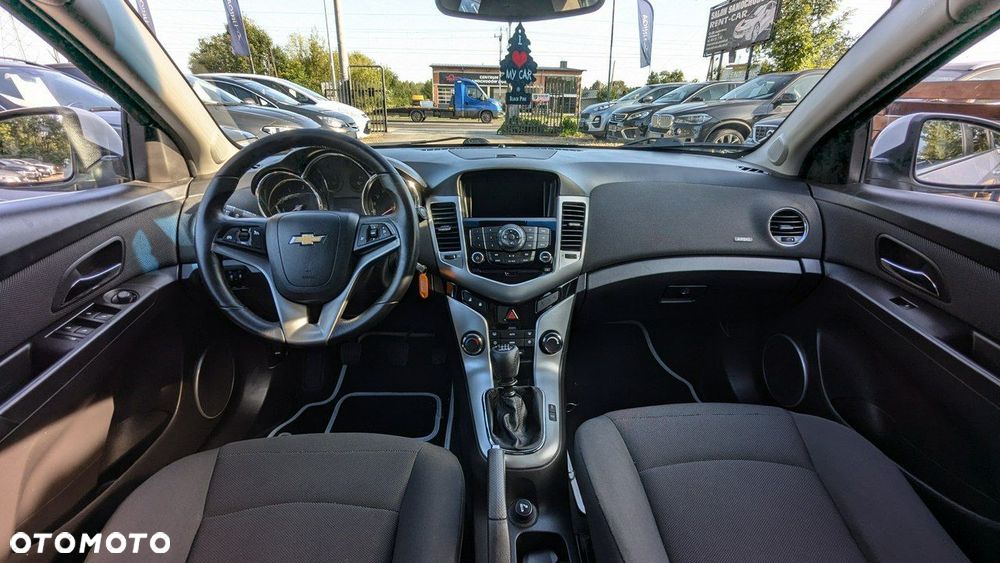 Chevrolet Cruze - 14