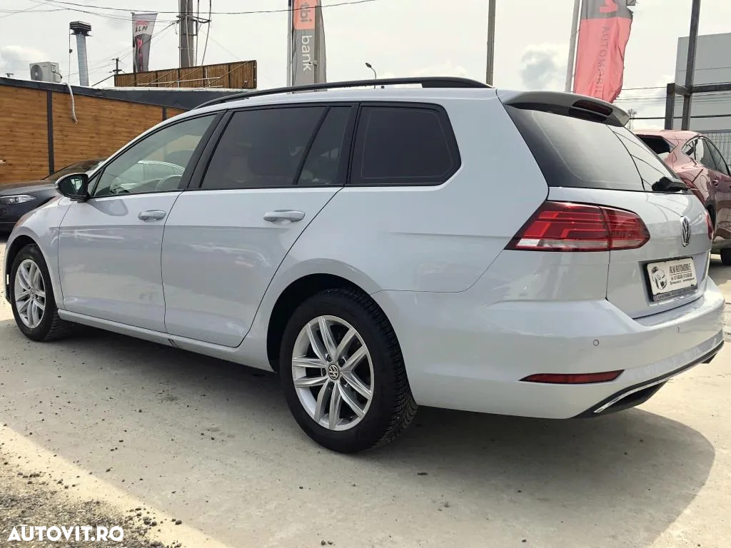 Volkswagen Golf 1.6 TDI Trendline - 6