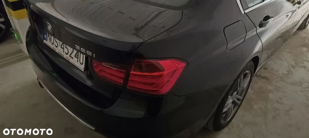 BMW Seria 3 328i Luxury Line - 12