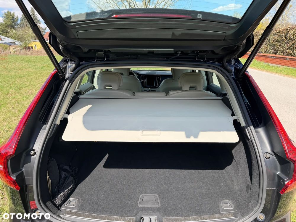 Volvo XC 60 D4 Momentum Pro - 11