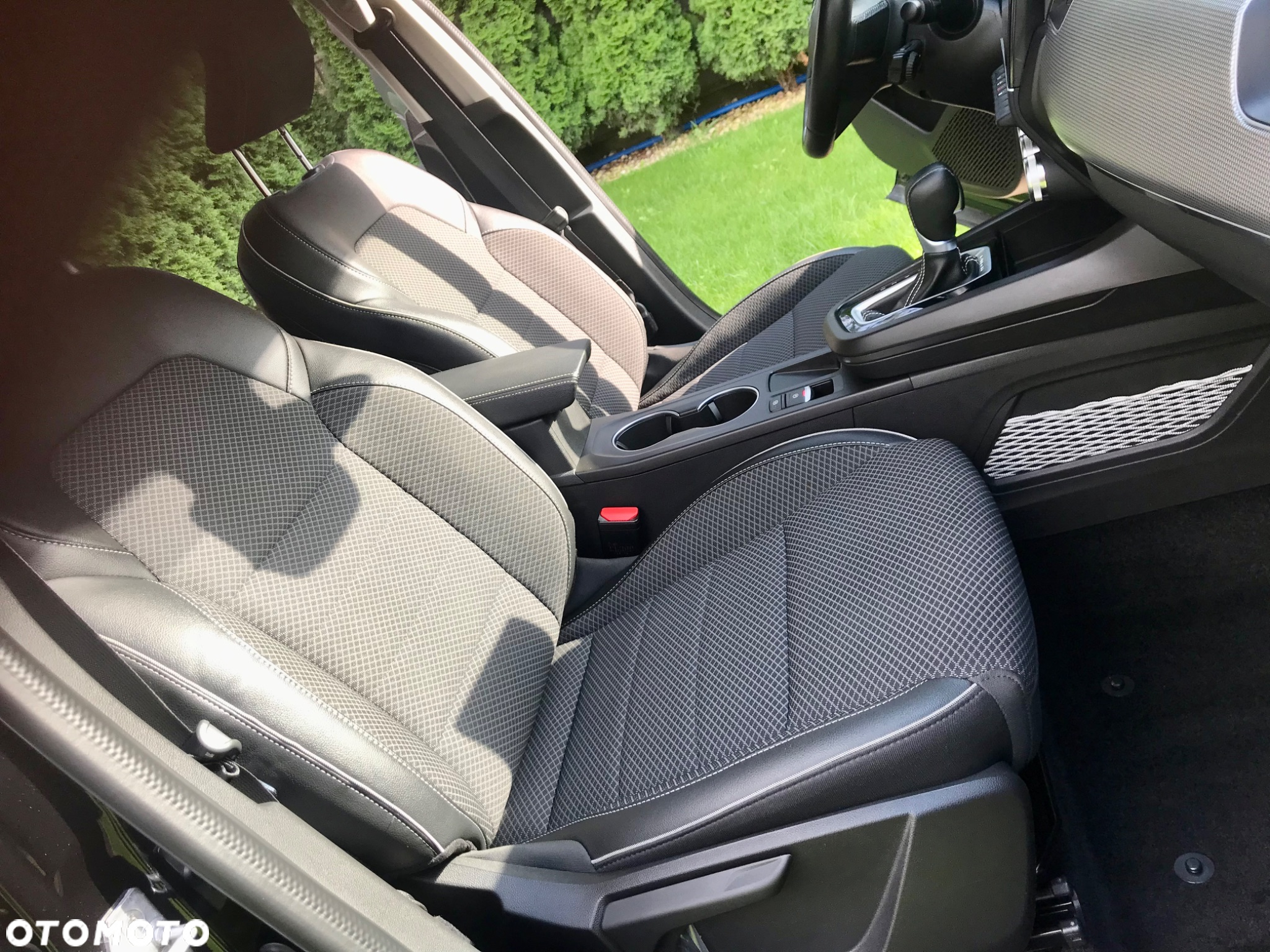 Renault Arkana 1.6 E-TECH Intens MMT - 10