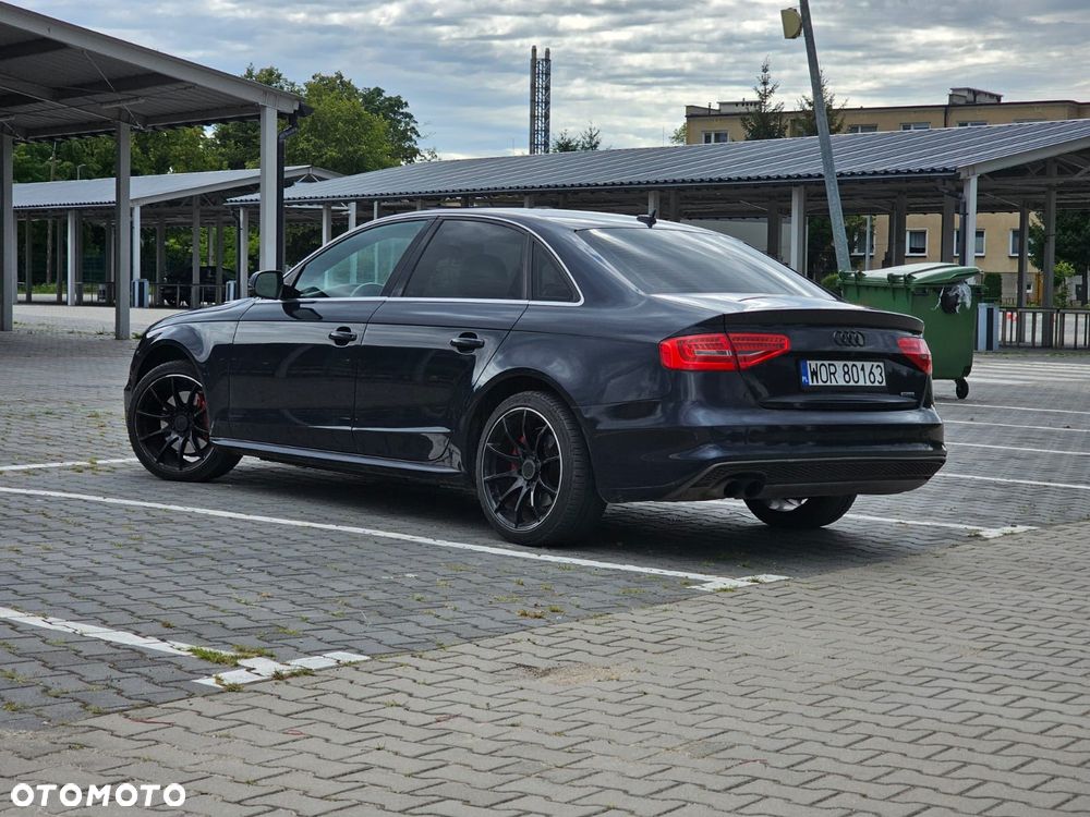 Audi A4 Limousine - 12