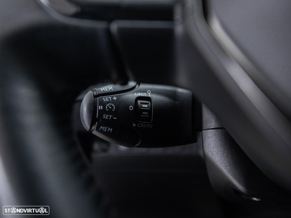 Peugeot e-208 50 kWh Active Pack - 14