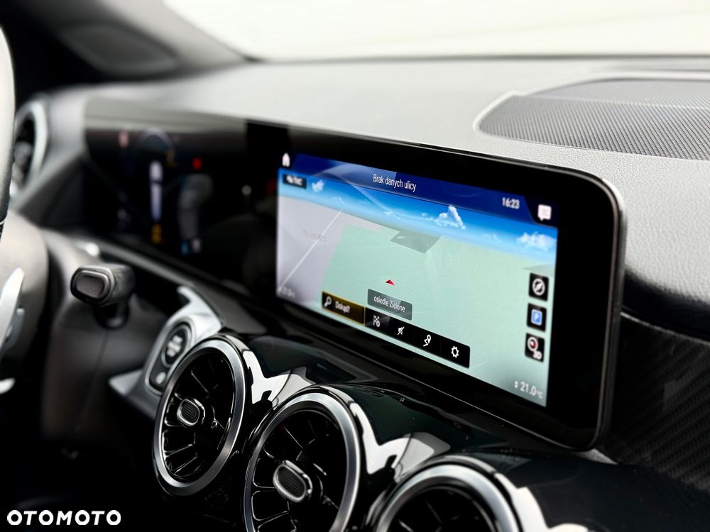 Mercedes-Benz GLB 200 d 8G-DCT AMG Line - 8