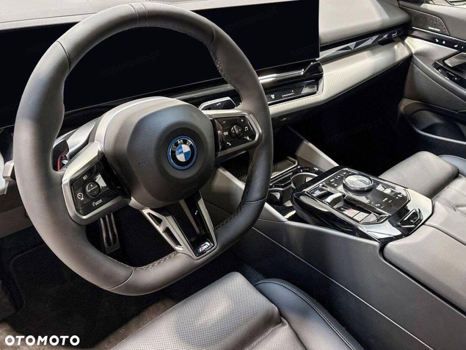 BMW i5 - 7