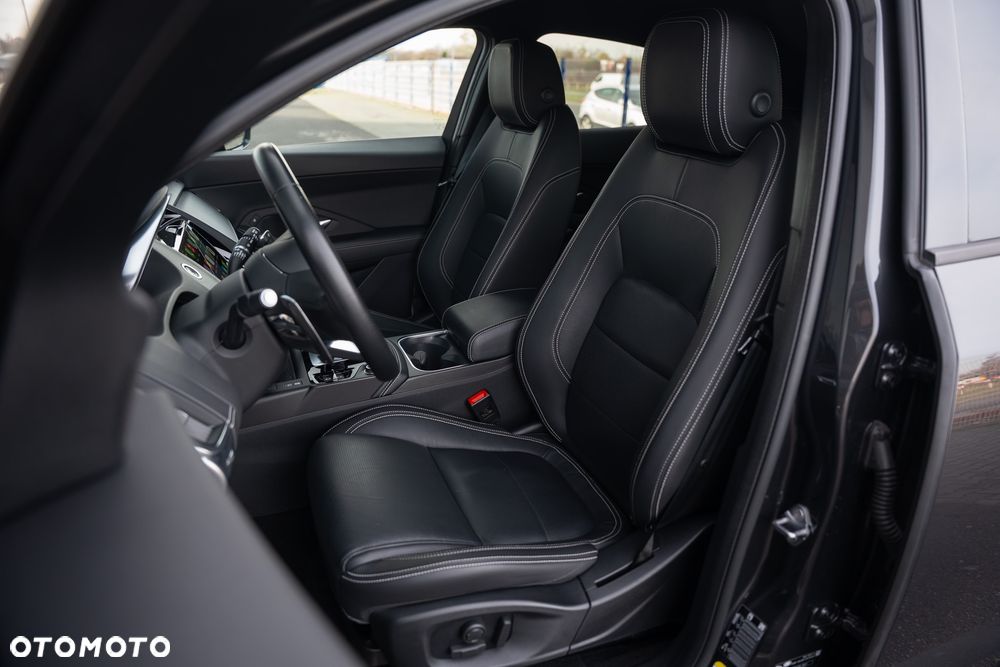 Jaguar E-Pace D165 AWD R-Dynamic SE - 24
