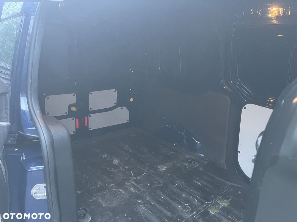 Ford Transit Connect - 14