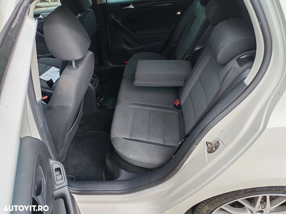 Volkswagen Golf Aktionsmodell 1.8 T Comfortline - 12