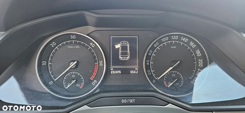 Skoda Superb 2.0 TDI Ambition DSG - 9