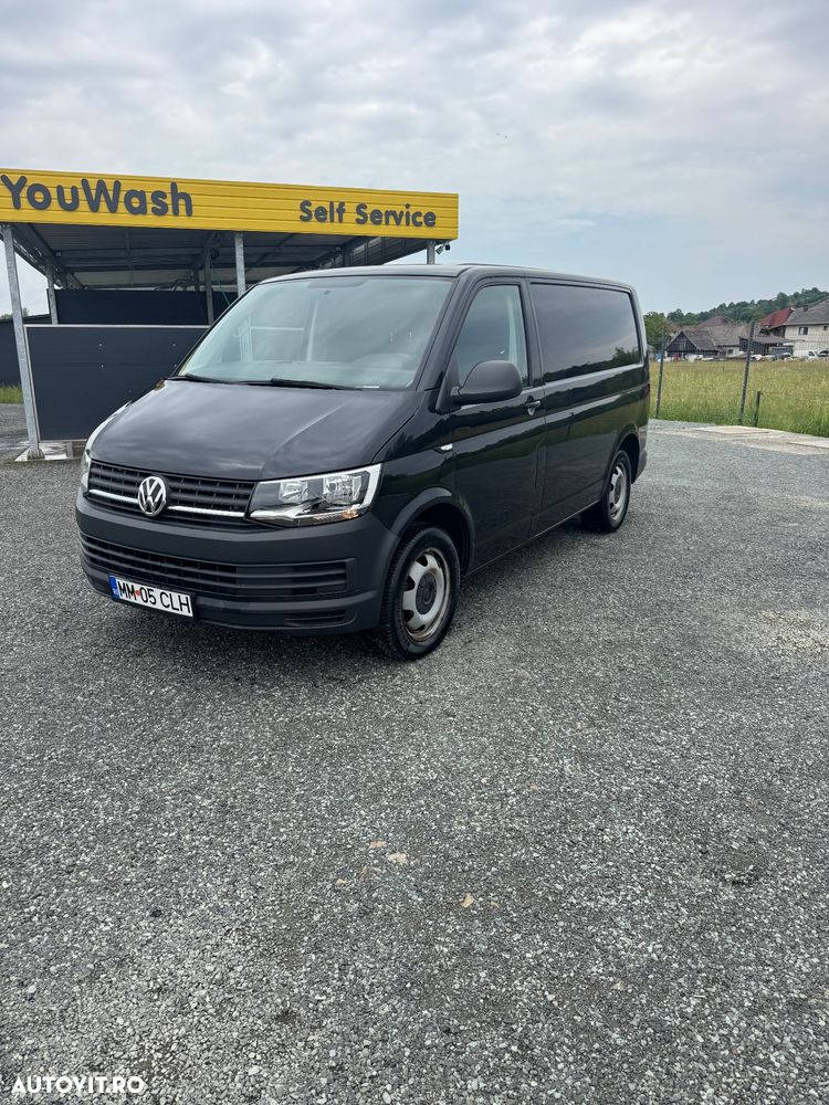 Volkswagen Transporter - 1