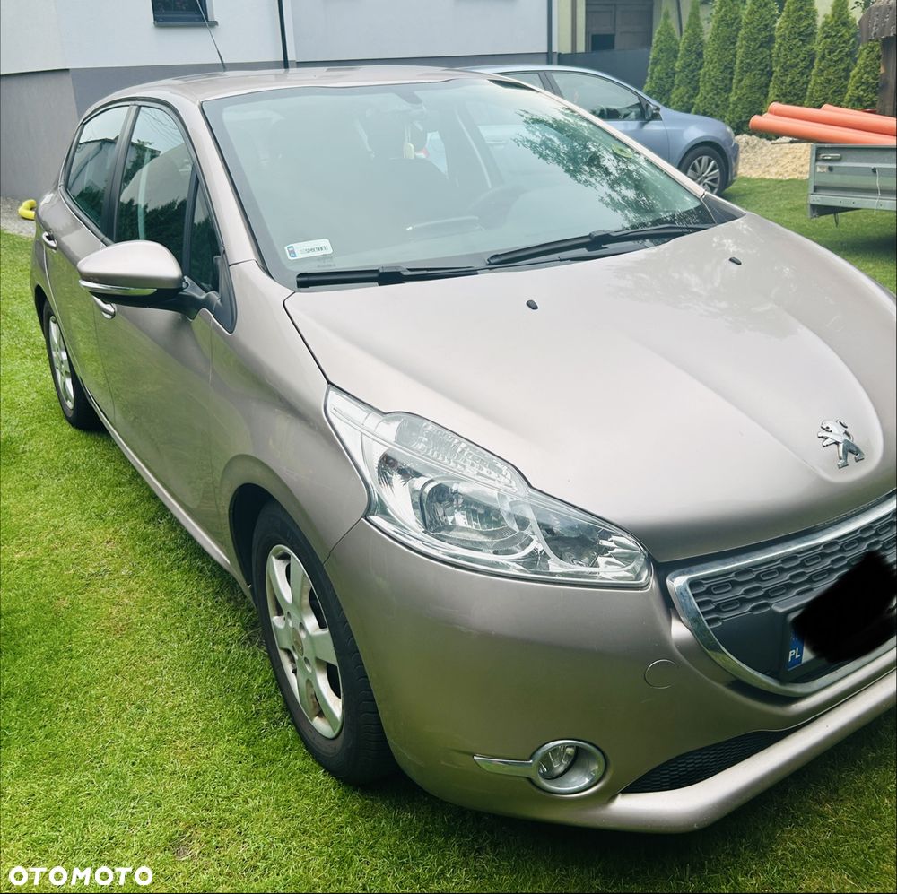 Peugeot 208 - 4