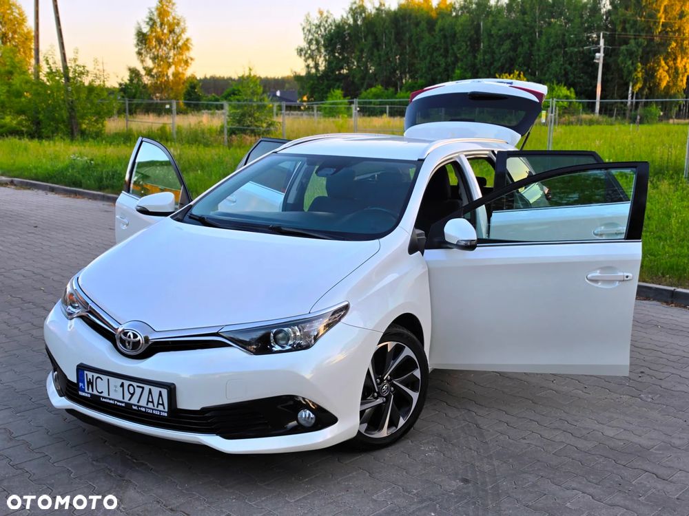 Toyota Auris 1.6 D-4D Premium - 23