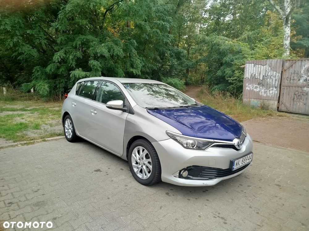 Toyota Auris 2016 photo 3
