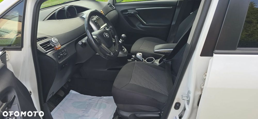 Toyota Verso 2.0 D-4D Premium 7os - 29