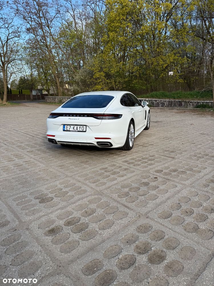 Porsche Panamera 4 - 8