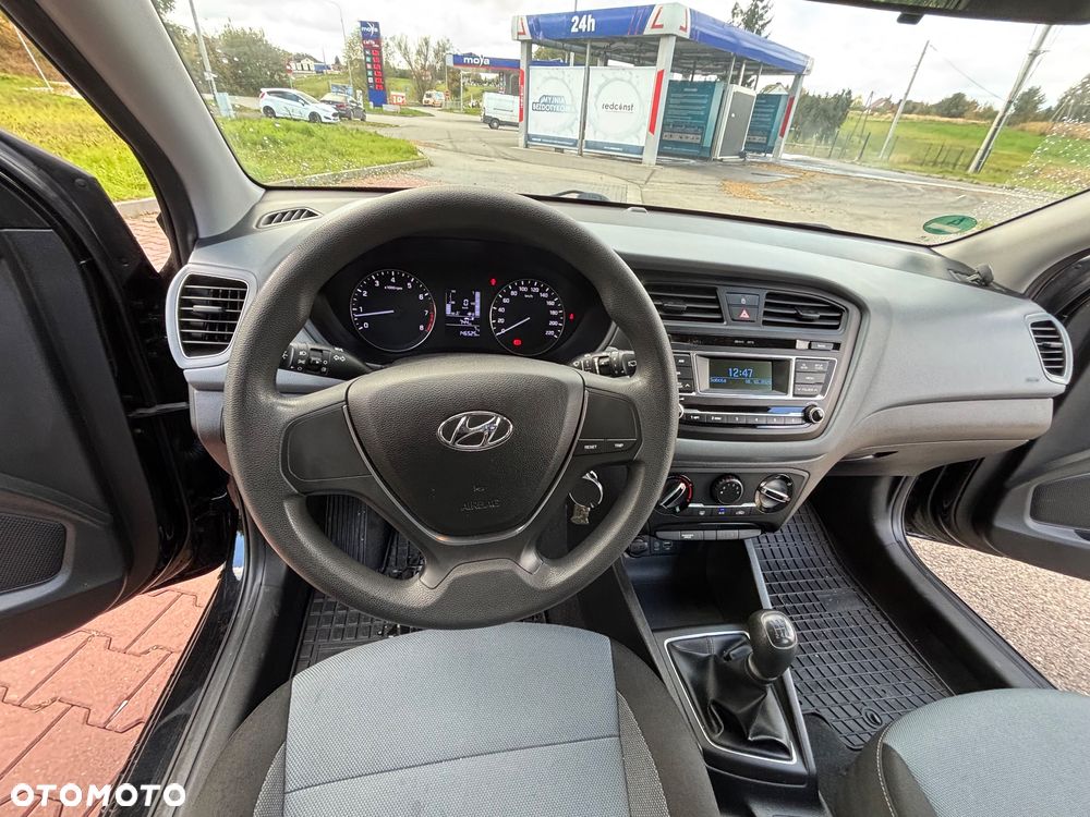 Hyundai i20 - 12