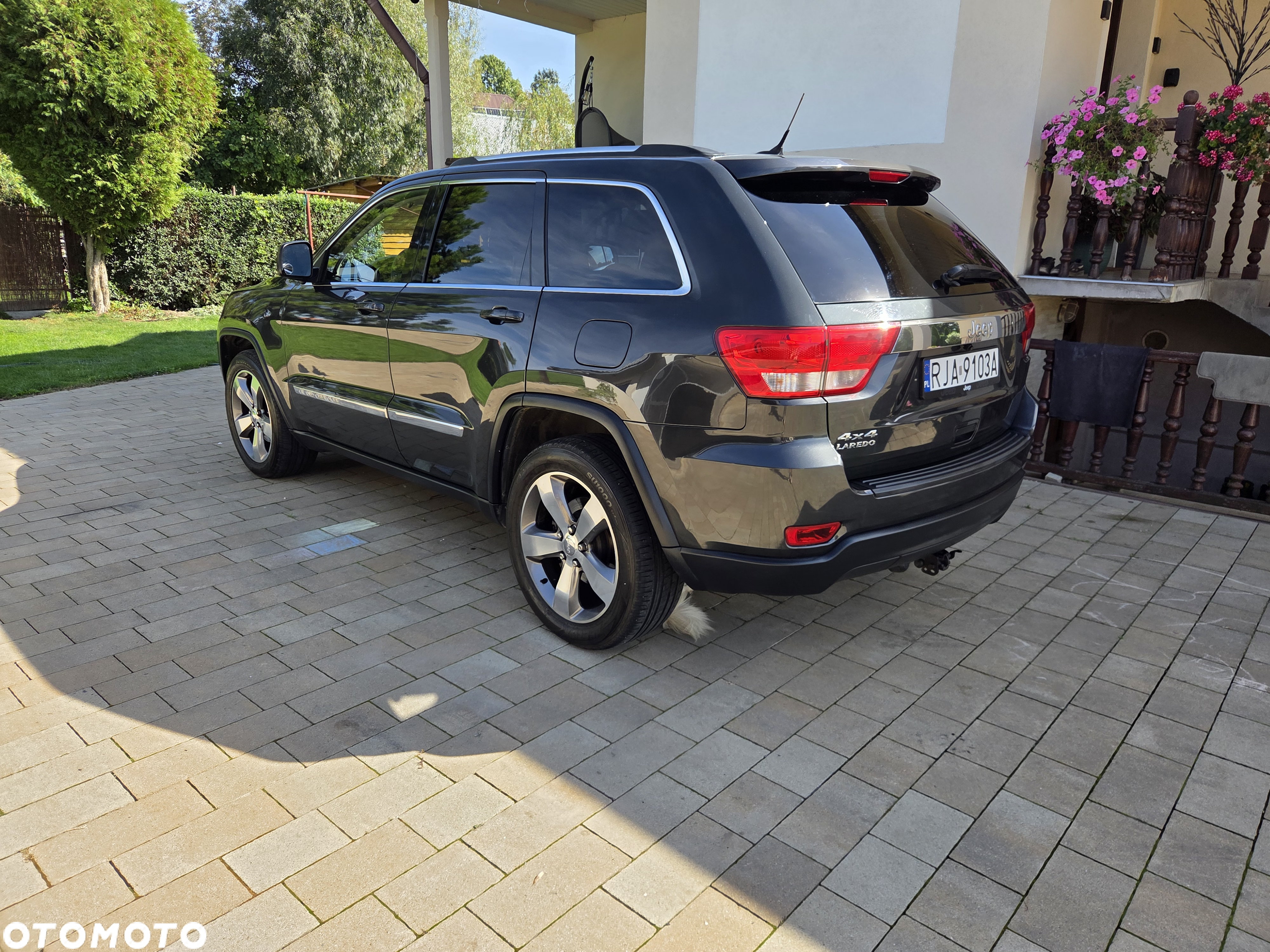 Jeep Grand Cherokee - 12