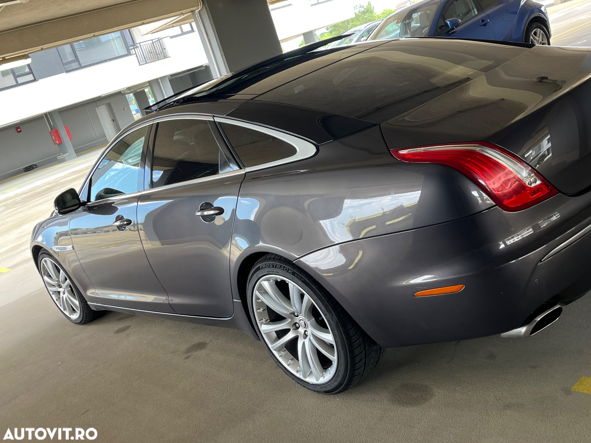 Jaguar XJ 3.0 V6 Premium Luxury Aut SWB - 9