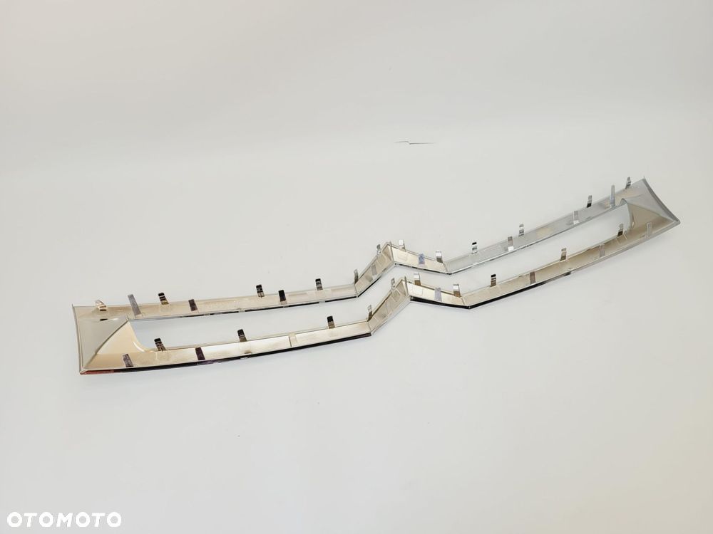 EMBLEMAT CHROM ATRAPY CITROEN BERLINGO III 2008-2012 - 4
