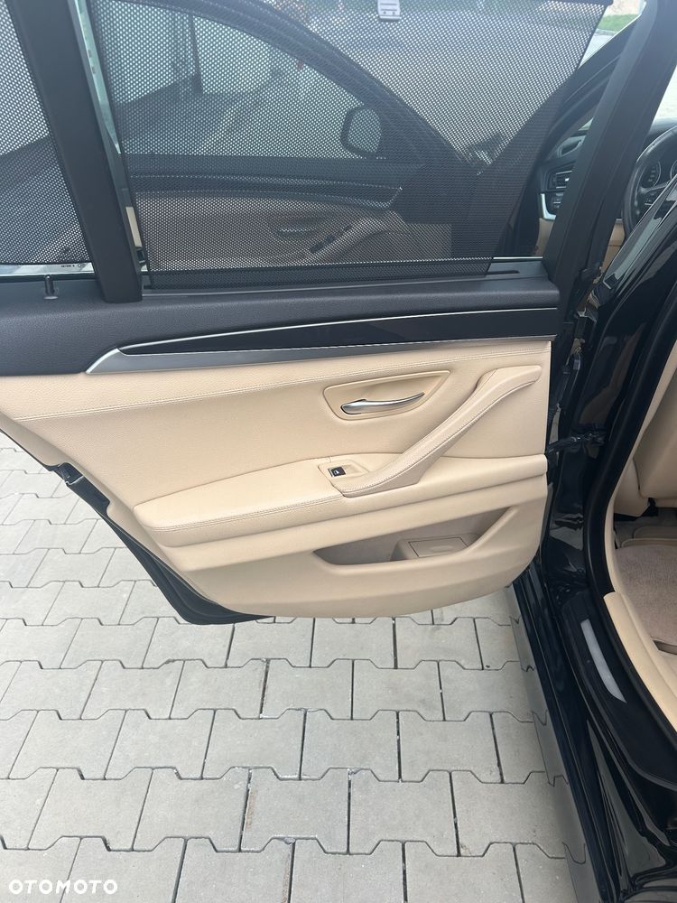 BMW Seria 5 520d xDrive - 10