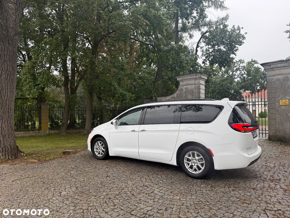 Chrysler Pacifica - 22