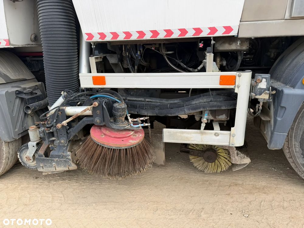 Mercedes-Benz ATEGO Zamiatarka BUCHER CityFant 60 - 3