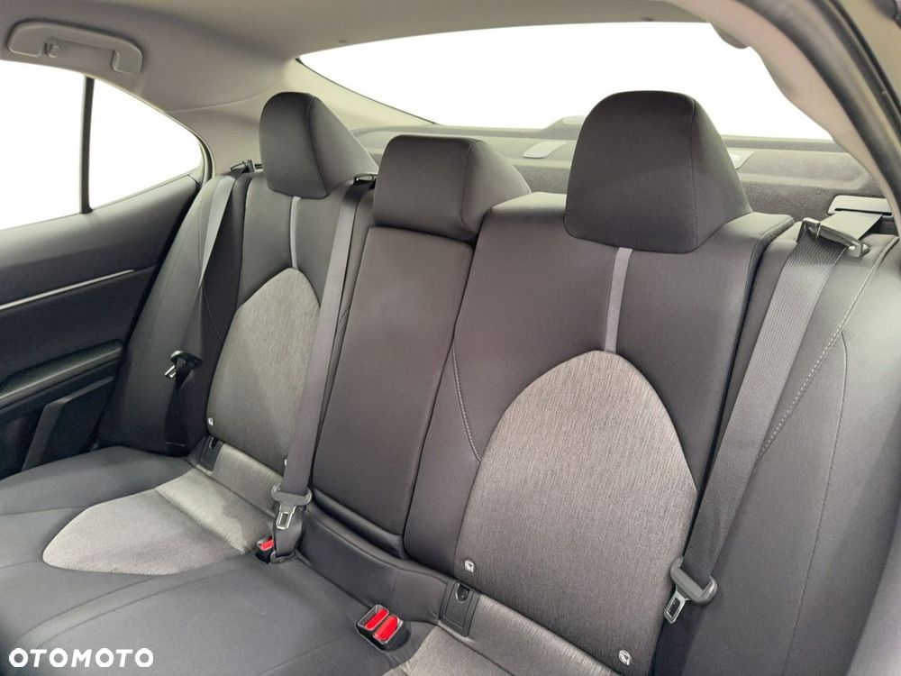 Toyota Camry - 12