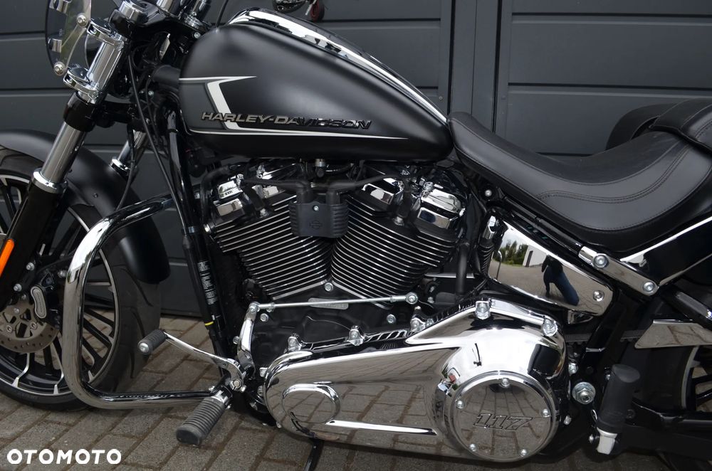 Harley-Davidson FXSB Breakout - 20