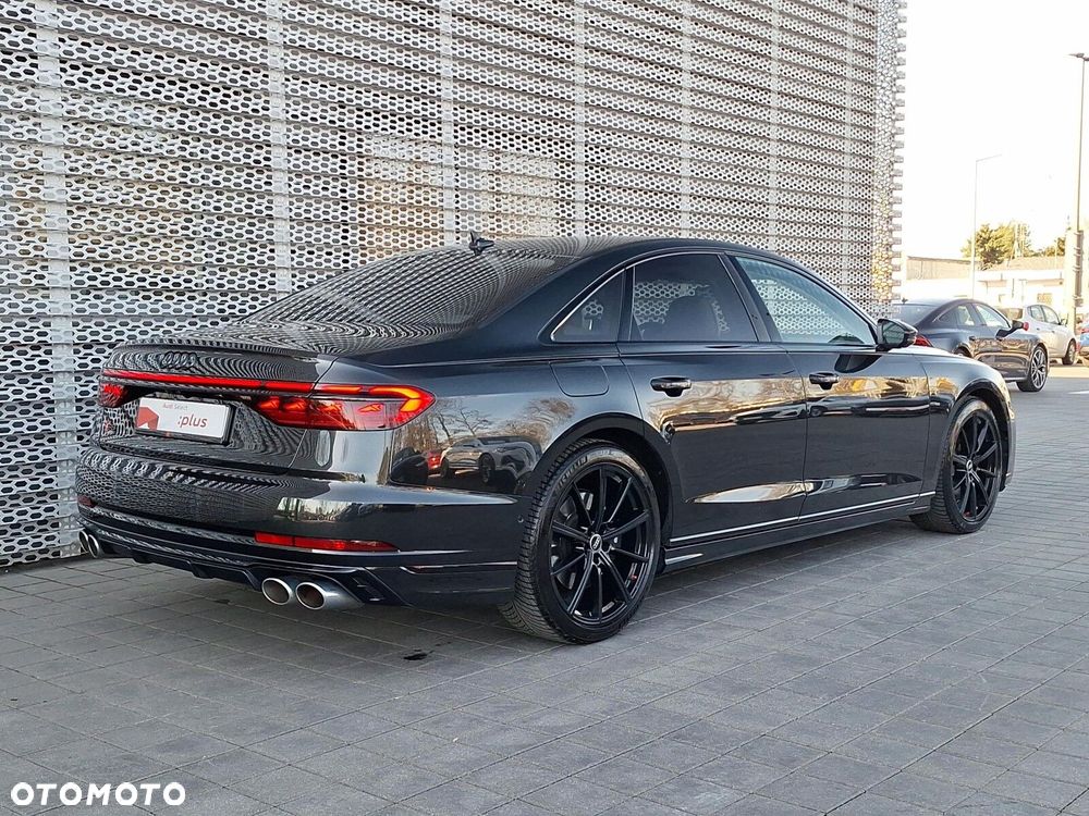 Audi S8 - 39