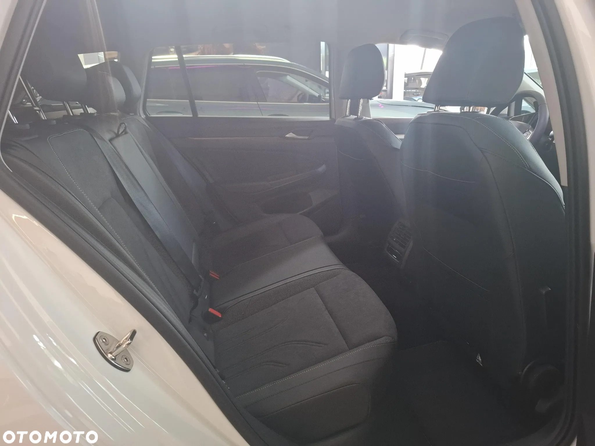 Volkswagen Golf - 8