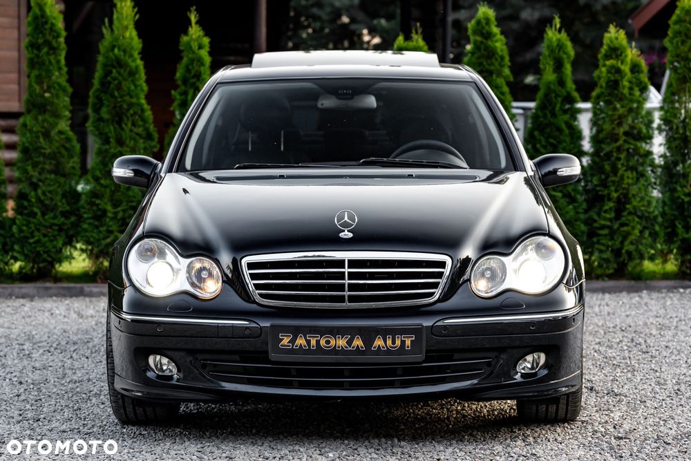 Mercedes-Benz Klasa C 320 4Matic Avantgarde Sport Edition - 7