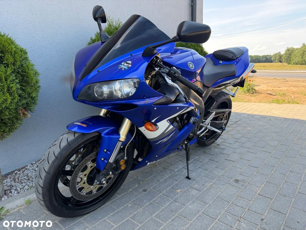 Yamaha R1 - 7
