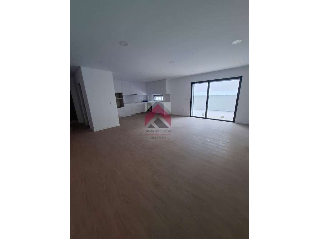 Apartamento T2 + Terraço no R/Chão em Esgueira, Aveiro - Grande imagem: 4/43