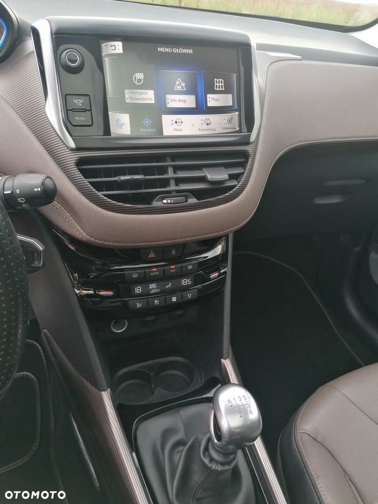 Peugeot 2008 1.6 e-HDi Allure S&S - 20