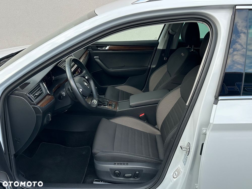 Skoda Superb 2.0 TDI 4x4 DSG Scout - 22