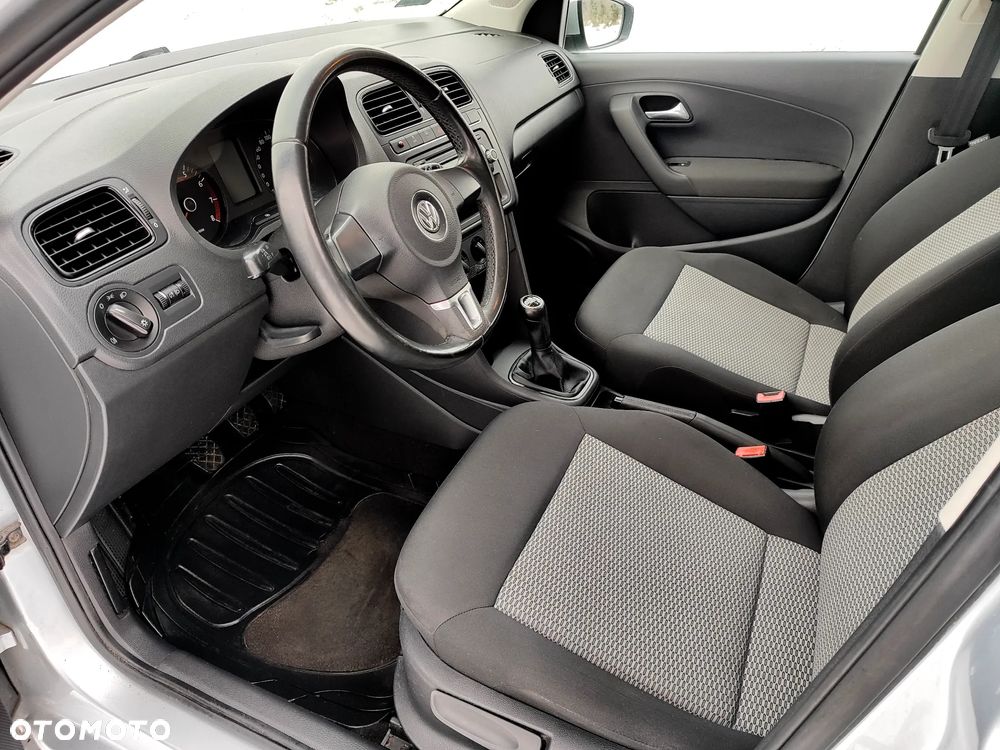 Volkswagen Polo 1.4 16V Trendline - 9