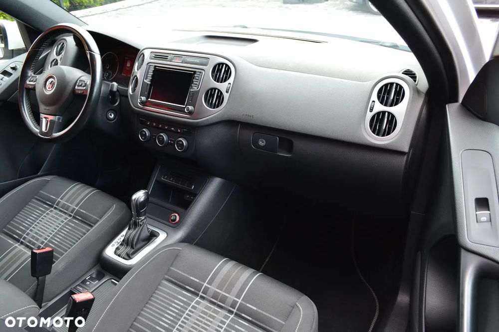 Volkswagen Tiguan 2.0 TDI SCR 4MOTION BlueMotion Technology DSG Lounge Sport & Style - 9