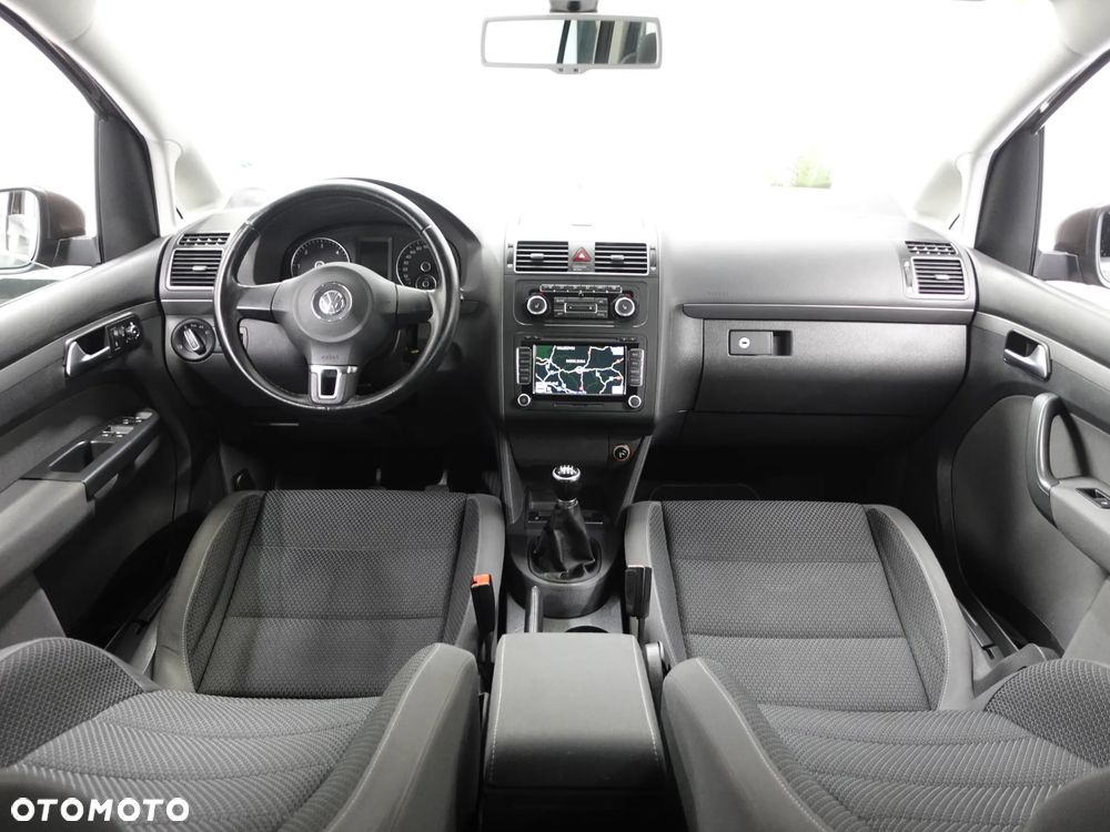 Volkswagen Touran - 29